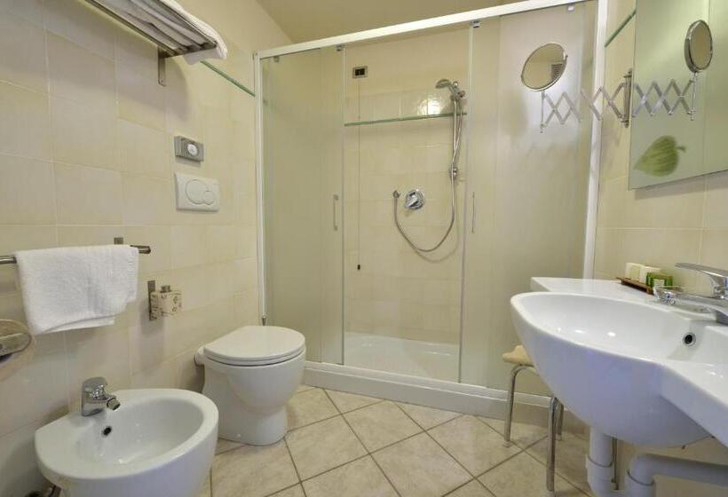 带露台的小型套房, Liliana Diano Marina