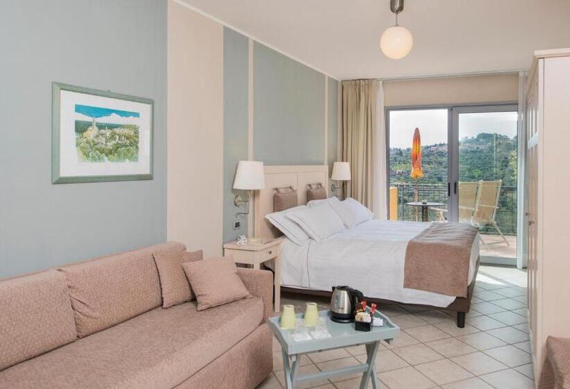 带露台的小型套房, Liliana Diano Marina
