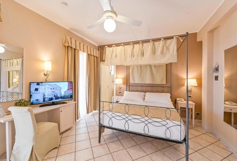 小型豪华套房, Liliana Diano Marina