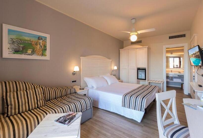 园景豪华三人间, Liliana Diano Marina