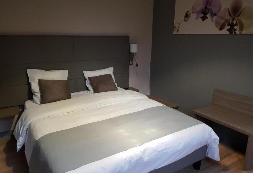 Четырехместный Номер Стандарт, Logis Château De La Motte Hôtel & Restaurant