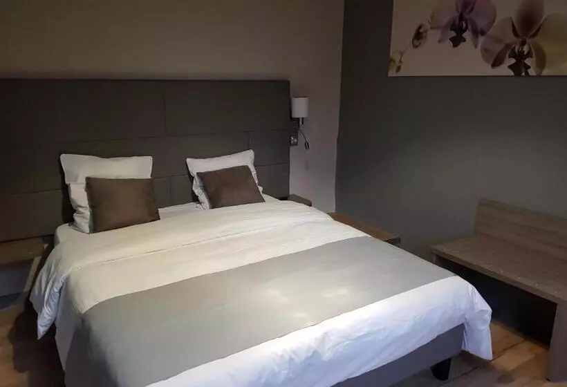 スタンダード4人部屋, Logis Château De La Motte Hôtel & Restaurant