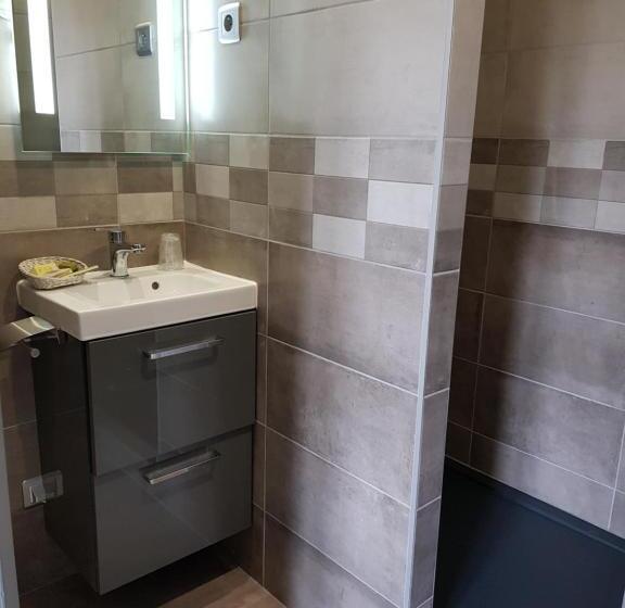 Номер Стандарт Трехместный, Logis Château De La Motte Hôtel & Restaurant