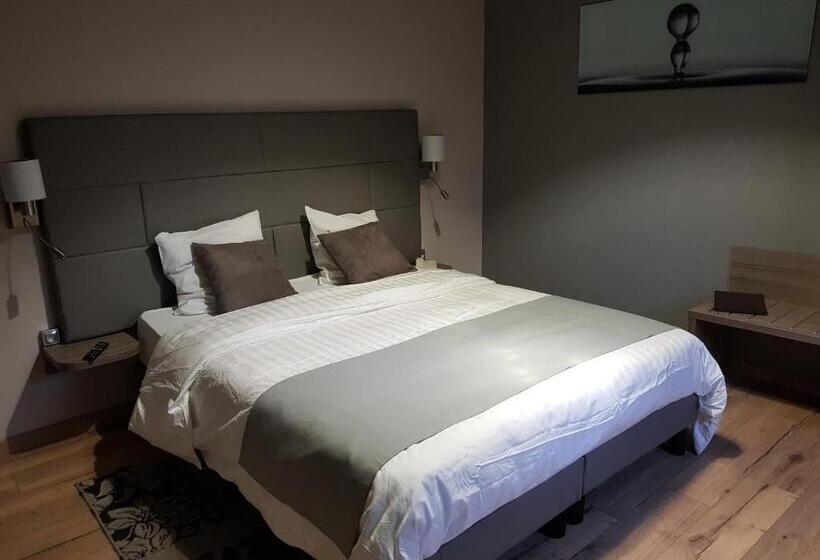 Номер Стандарт Трехместный, Logis Château De La Motte Hôtel & Restaurant