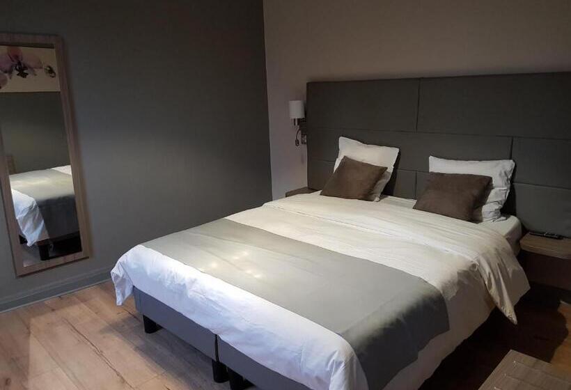 Номер Стандарт Трехместный, Logis Château De La Motte Hôtel & Restaurant