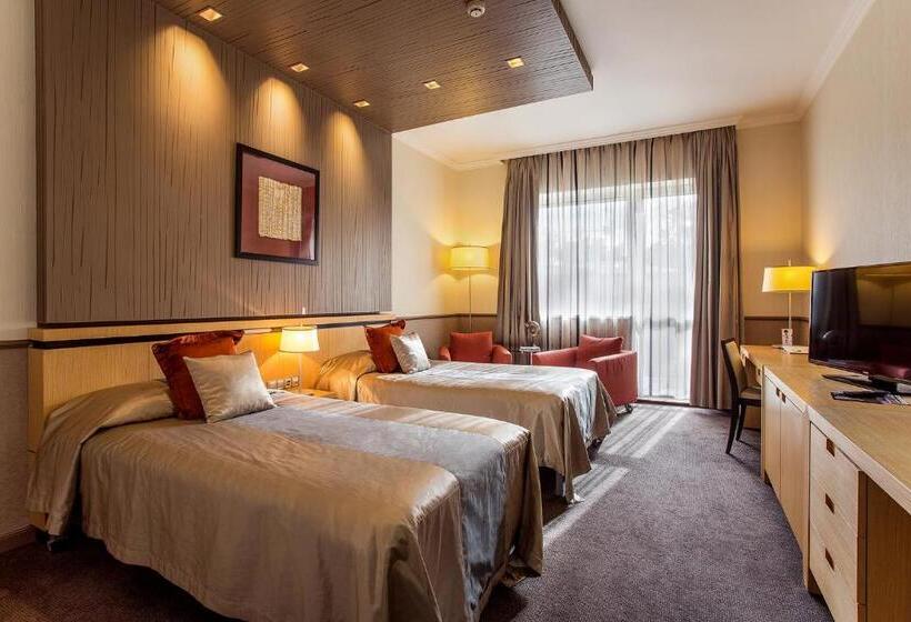 Номер Deluxe, Mamaison Hotel Andrassy Budapest