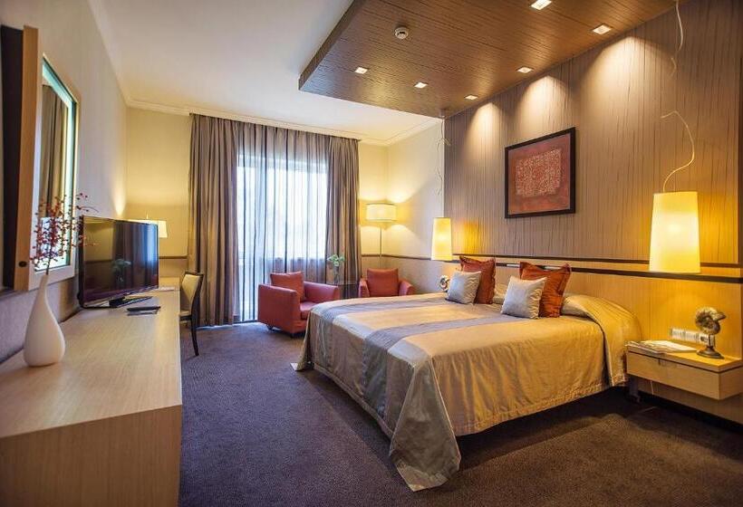 Номер Deluxe, Mamaison Hotel Andrassy Budapest