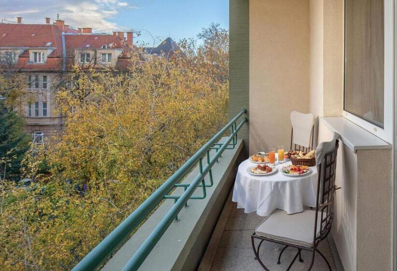 Номер Deluxe, Mamaison Hotel Andrassy Budapest