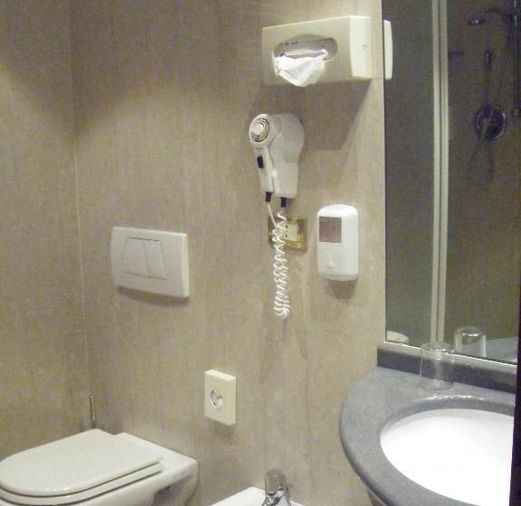 Pokój Trzyosobowy Klasyczny, Piccolo