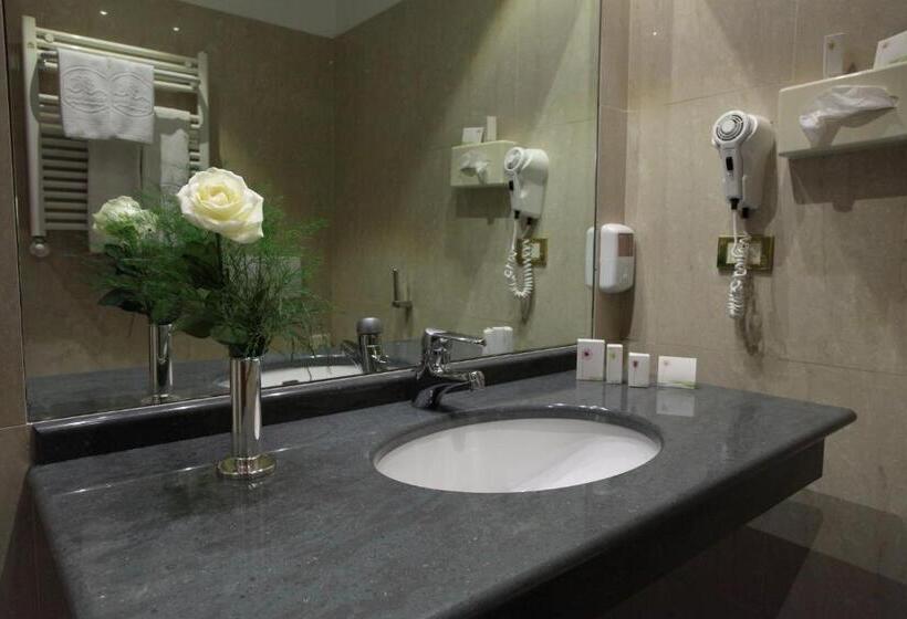 Pokój Trzyosobowy Klasyczny, Piccolo