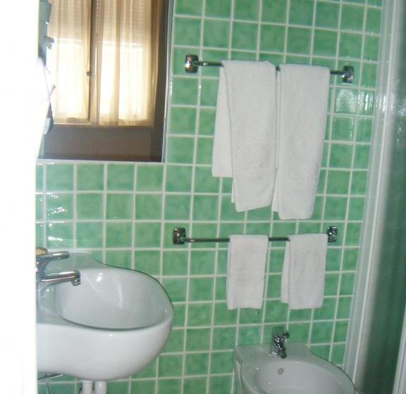 Pokój Klasyczny, Piccolo