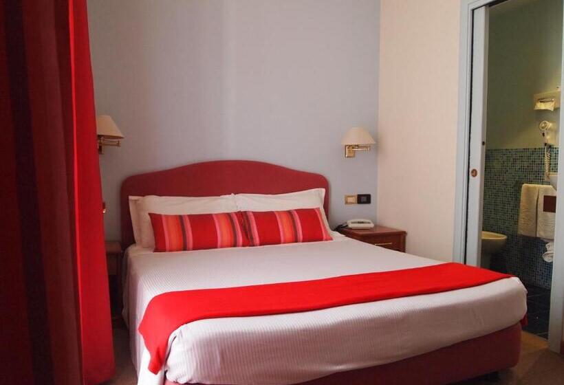 Pokój Klasyczny, Piccolo