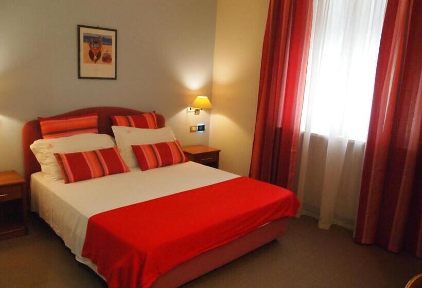 Pokój Klasyczny, Piccolo