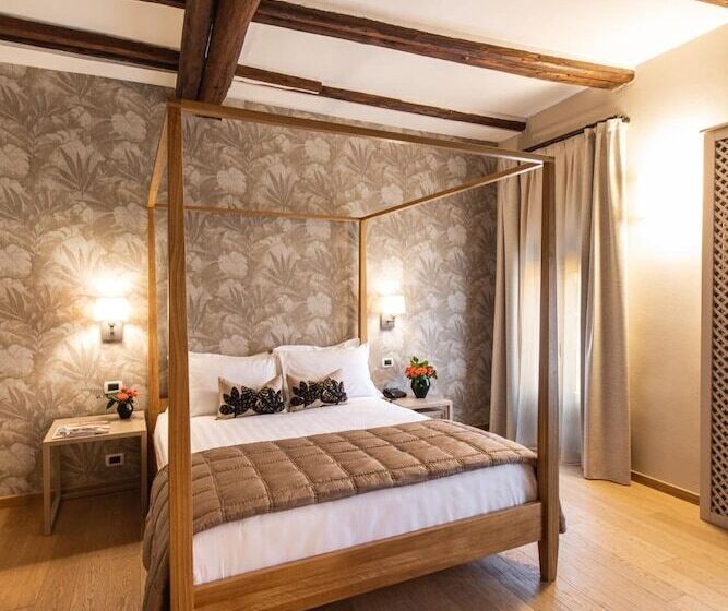 اتاق سوپریور, Porta San Mamolo