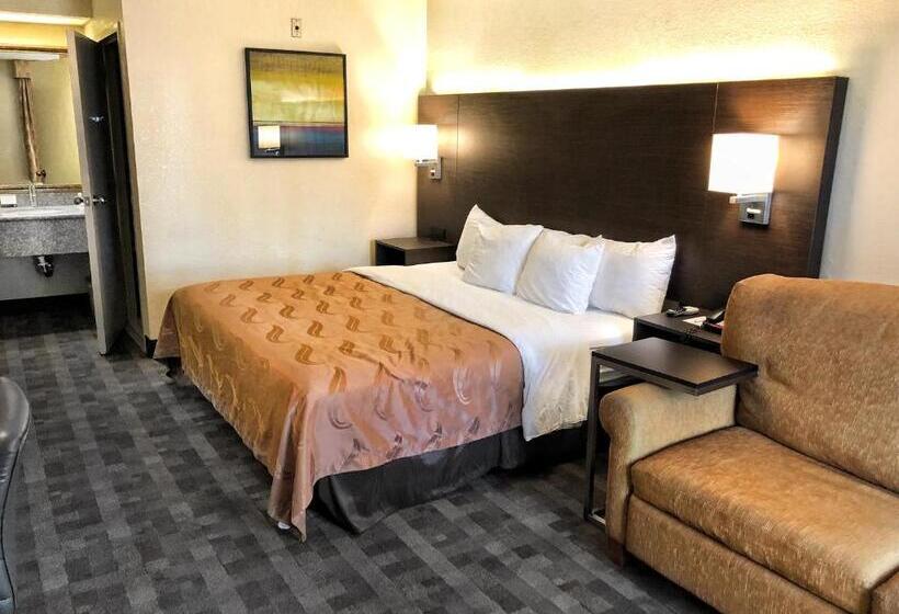 장애인을 위한 킹사이즈 침대 스탠다드 룸, Quality Inn Riverside Near Ucr And Downtown