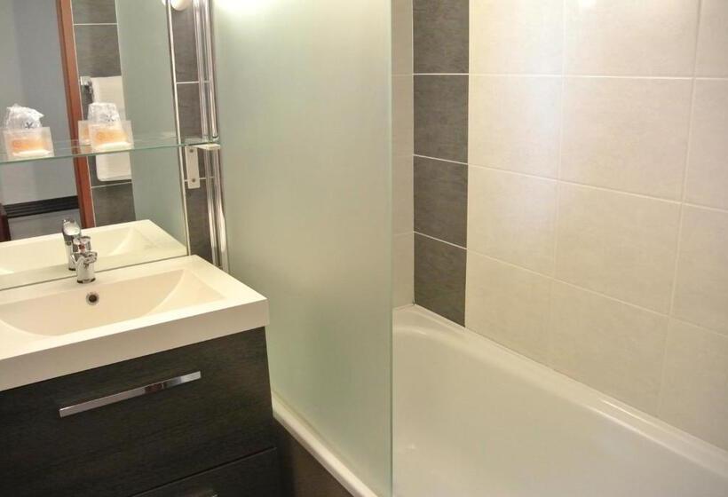 スタンダードコネクティングルーム, The Originals City, Hôtel Castel Burgond, Dijon Ouest