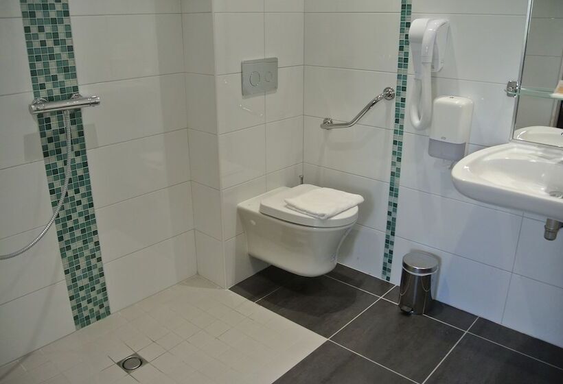 スタンダードトリプルルーム, The Originals City, Hôtel Castel Burgond, Dijon Ouest