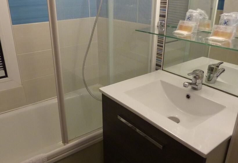 スタンダードトリプルルーム, The Originals City, Hôtel Castel Burgond, Dijon Ouest