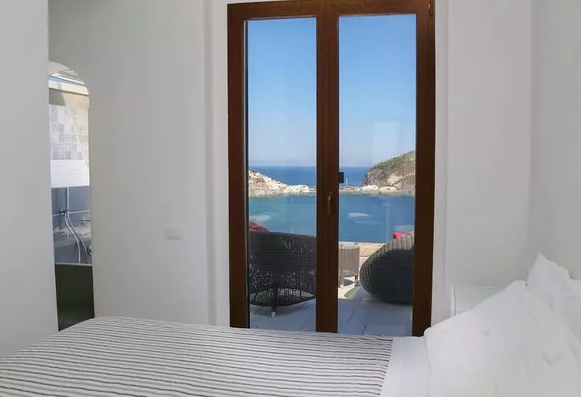 اتاق لوکس با چشم‌انداز دریا, Torre Sant'angelo