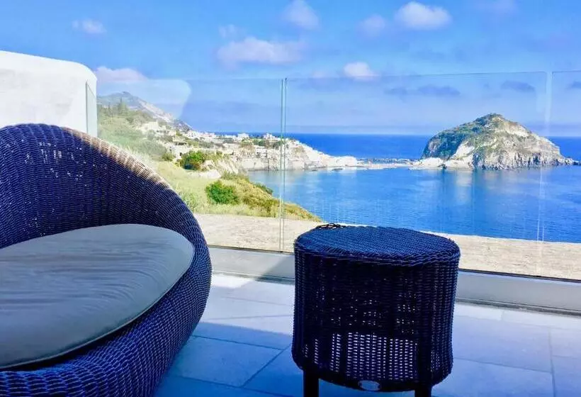 اتاق لوکس با چشم‌انداز دریا, Torre Sant'angelo