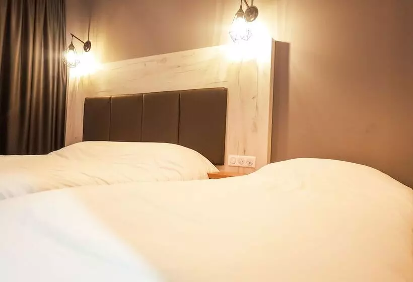 スタンダードトリプルルーム, Logis Clermotel   Hôtel & Restaurant