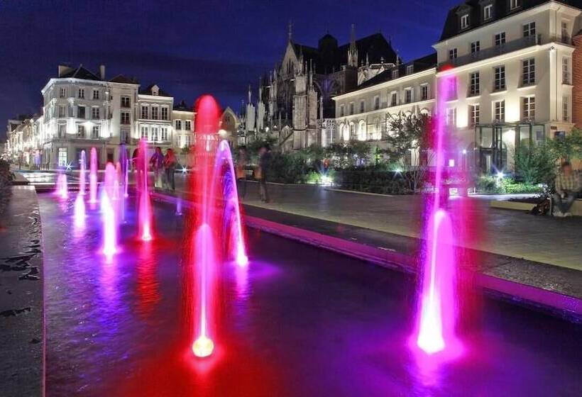 Номер Стандарт Трехместный, B Hotel Troyes Aéroport