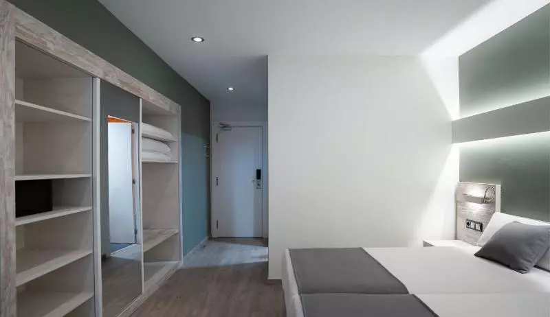 スタンダードトリプルルーム, B Hotel Troyes Aéroport