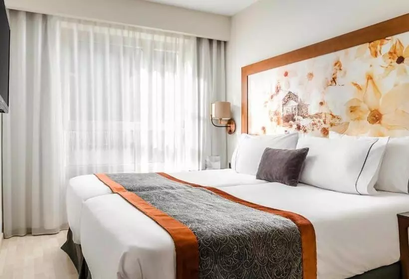 اتاق لوکس, Casa Serras Andorra