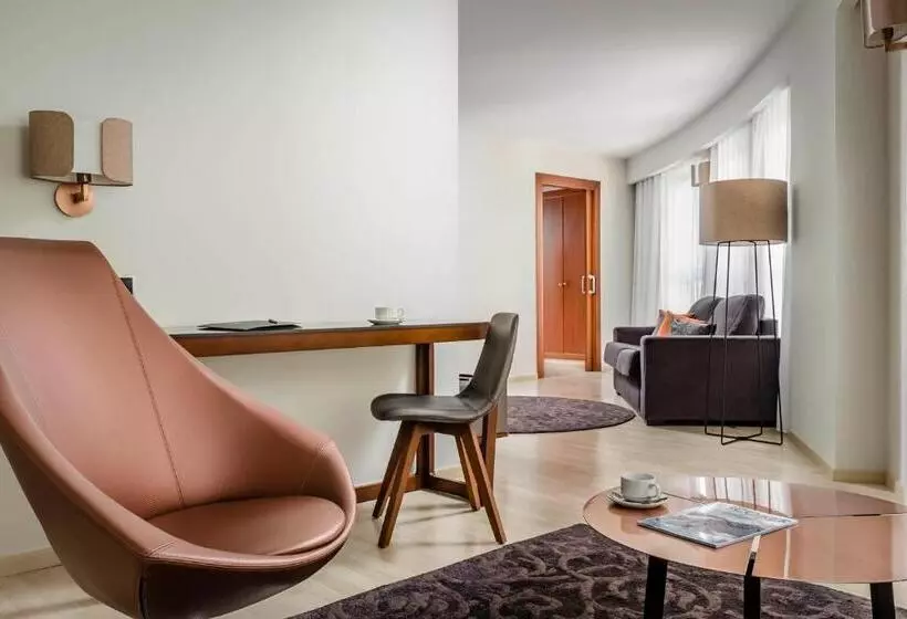 سوییت جونیور, Casa Serras Andorra