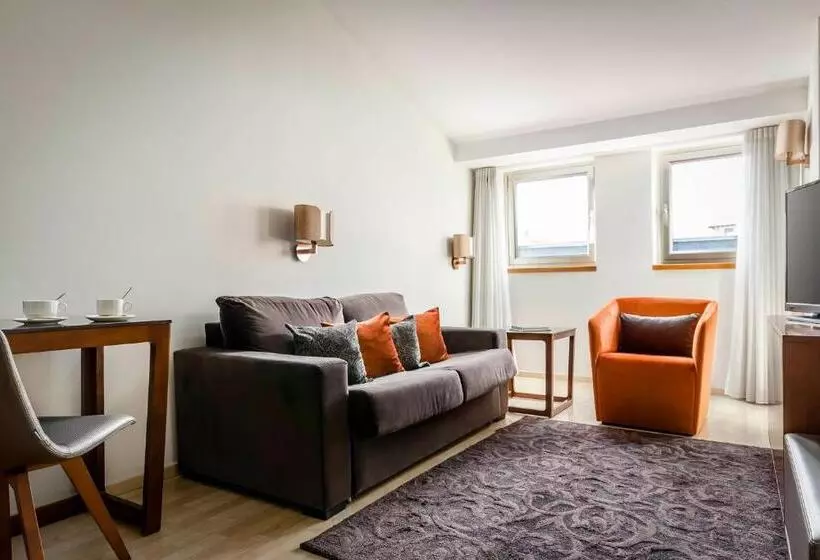 سوییت جونیور, Casa Serras Andorra