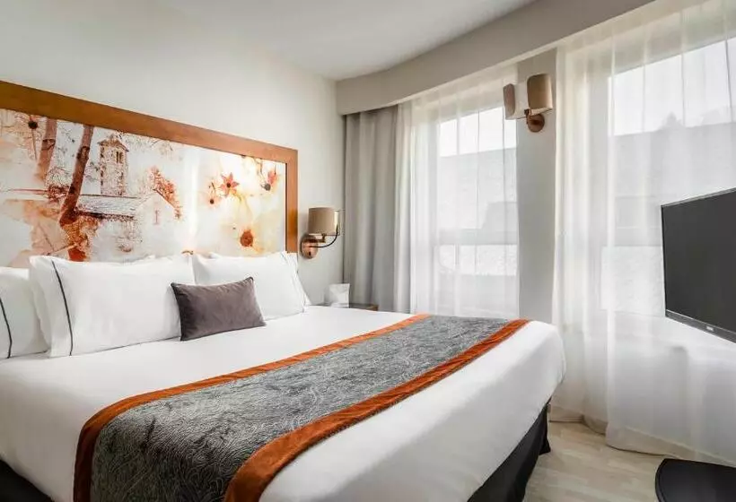 سوییت جونیور, Casa Serras Andorra