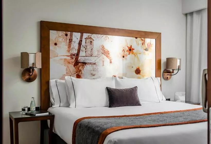 سوییت جونیور, Casa Serras Andorra