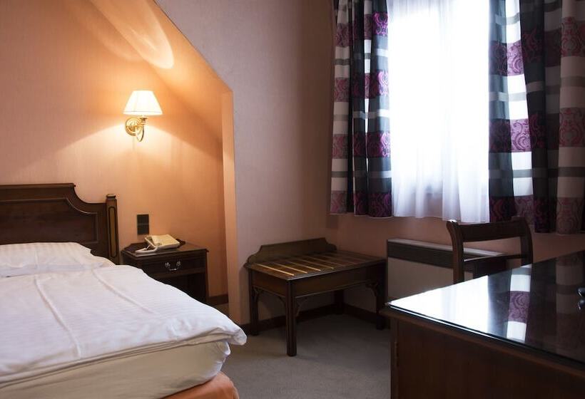 Номер Стандарт, Hostellerie Saint Florent