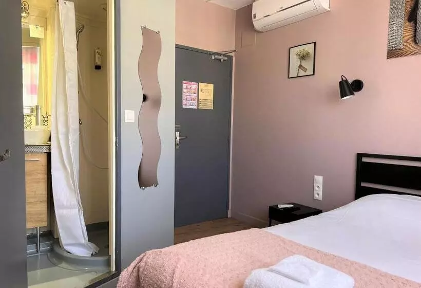 اتاق استاندارد یک نفره, Logis Hôtel Des Causses