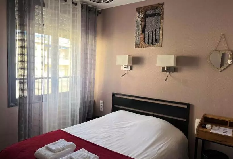 اتاق عادی, Logis Hôtel Des Causses