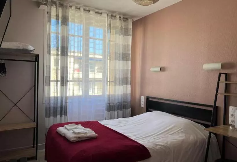 اتاق عادی, Logis Hôtel Des Causses