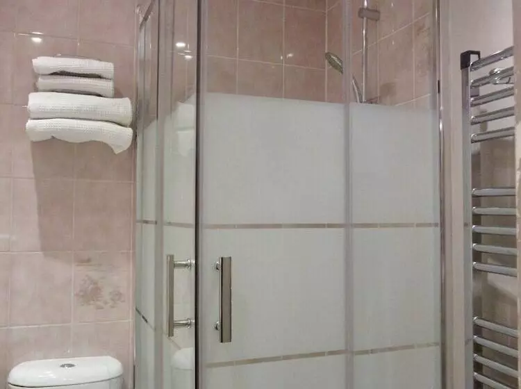 اتاق راحتی, Logis Hôtel Des Causses