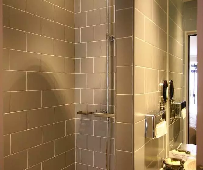 اتاق کلاب, Logis Hôtel Le Glacier