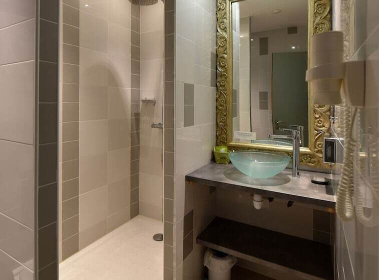 غرفة كلوب, Logis Hôtel Le Glacier