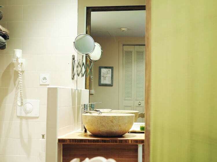 غرفة كلوب, Logis Hôtel Le Glacier