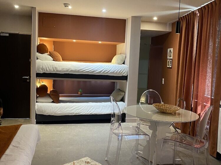 غرفة كلوب, Logis Hôtel Le Glacier