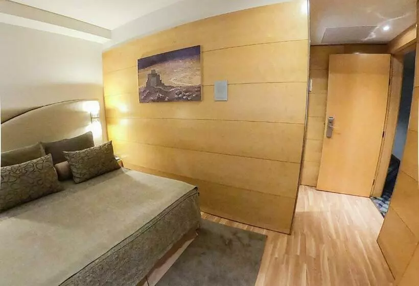 Economy Room