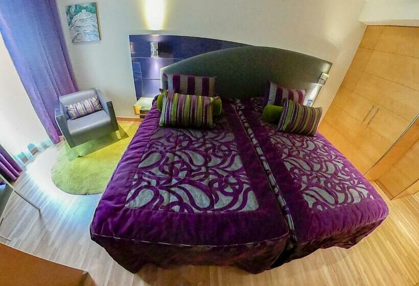 Номер Стандарт, Sansi Barcelona