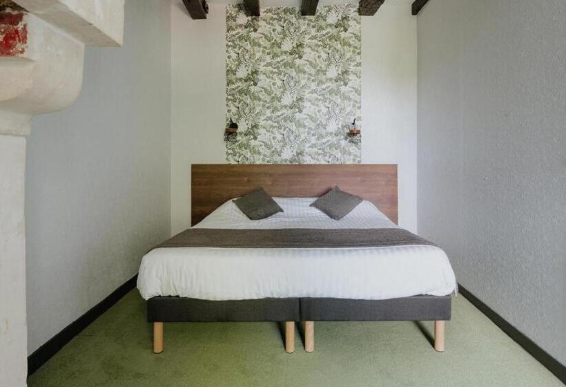غرفة قياسية رباعية, The Originals Boutique, Hôtel Le George, Loches