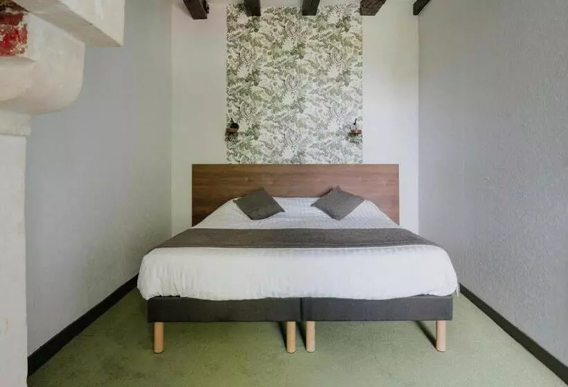 スタンダード４人部屋, The Originals Boutique, Hôtel Le George, Loches