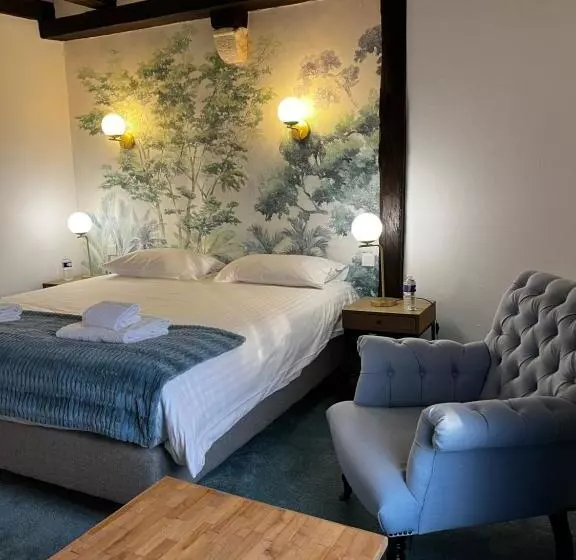 スタンダード４人部屋, The Originals Boutique, Hôtel Le George, Loches