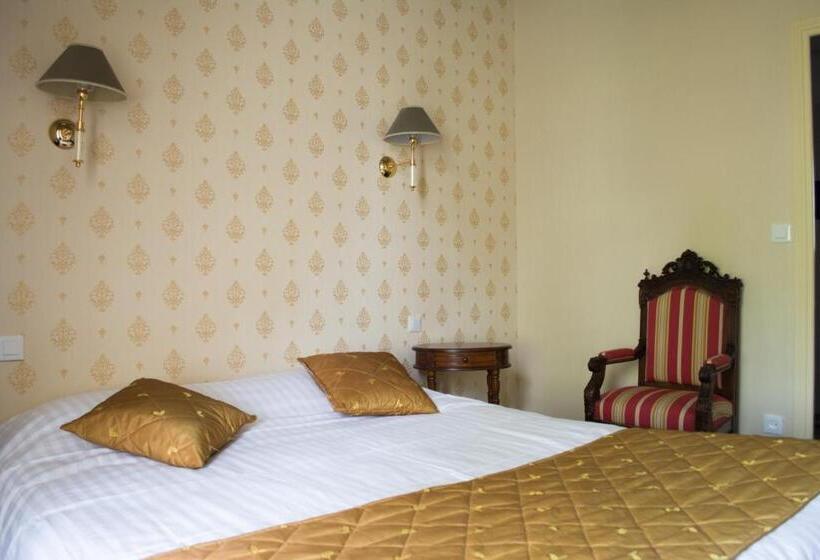 غرفة قياسية رباعية, The Originals Boutique, Hôtel Le George, Loches