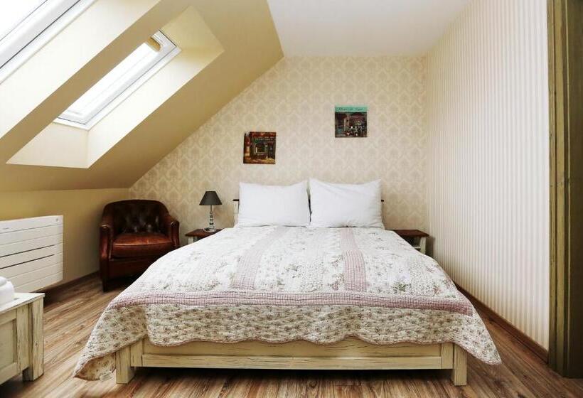 غرفة قياسية ثلاثية, Kalvin Restaurant & Pension