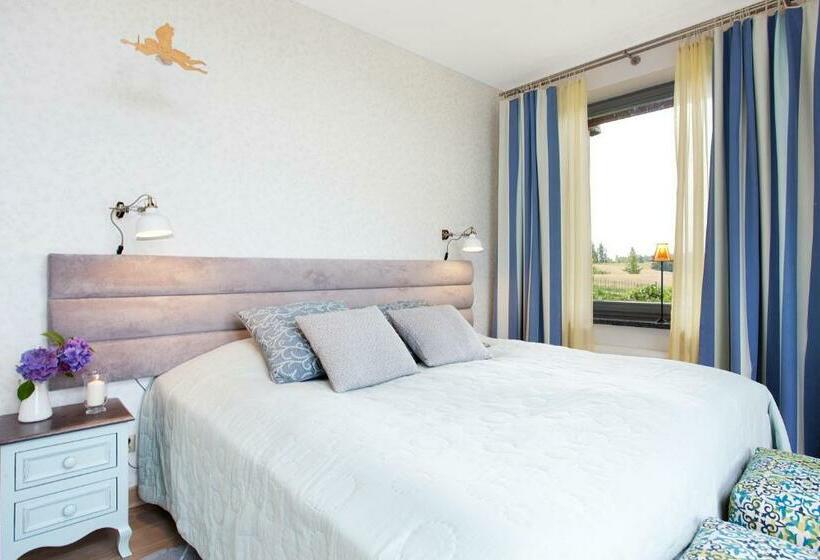 جناح جونيور مزوَّد بشرفة, Kashubian Lodge & Spa