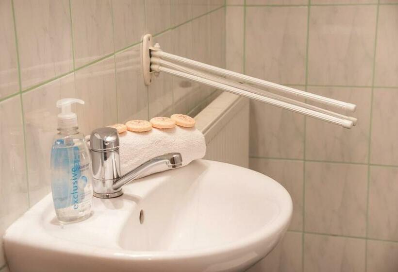 חדר משפחתי, Pezión Limbový Dvor